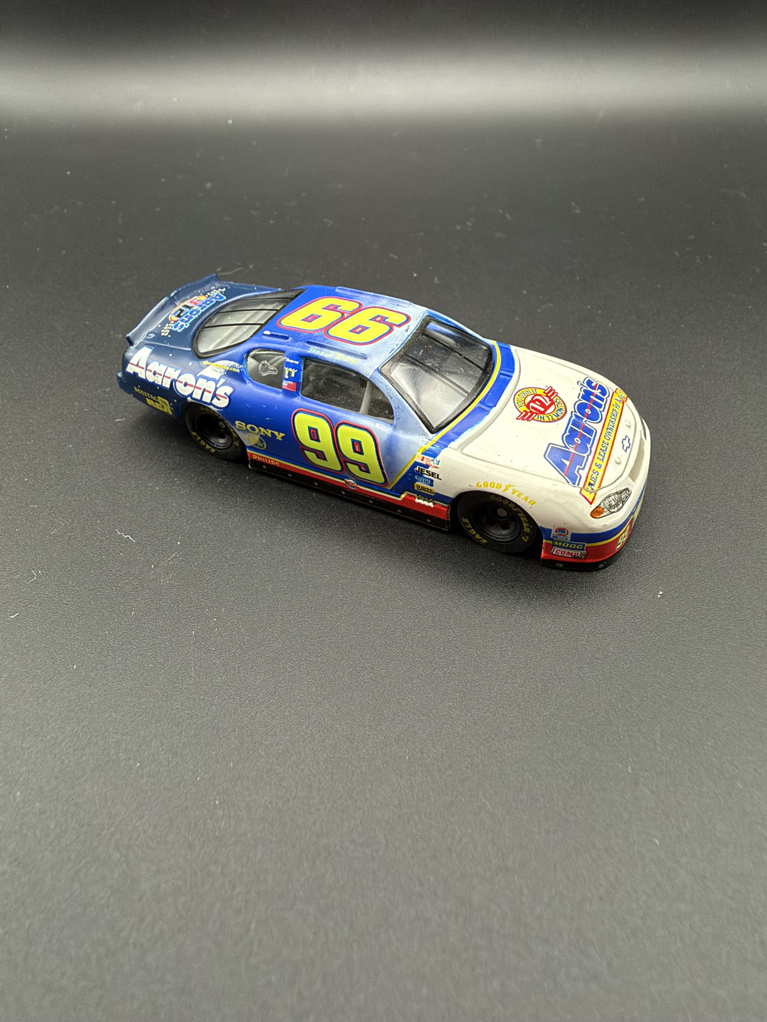 2000 Michael Waltrip 99 Aarons